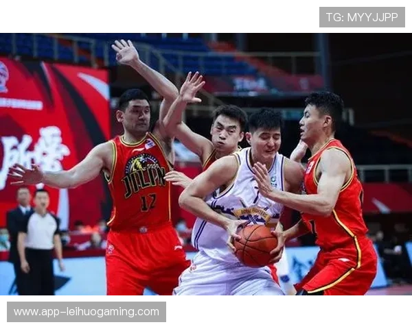 助攻王悬念：纳萨里奥9次助攻领跑，7人紧追